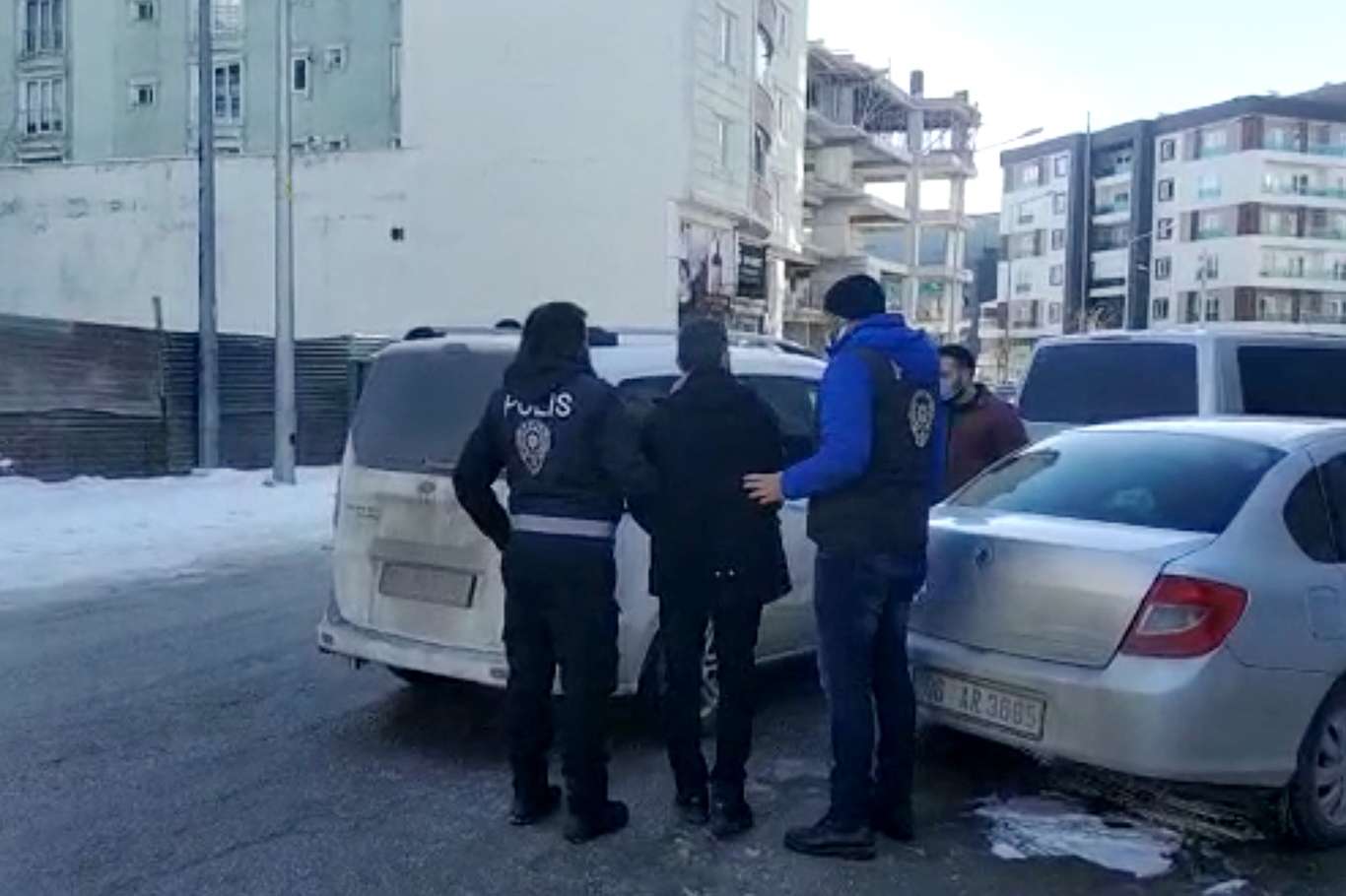 6 farklı suçtan aranan şahıs yakalandı